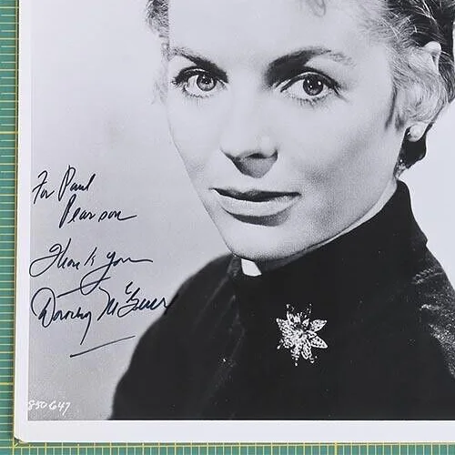 DOROTHY MACGUIRE SIGNED PHOTOGRAPH SIGNED INSCRIBED TO .... AMERICAN ACTRESS, изображение 2