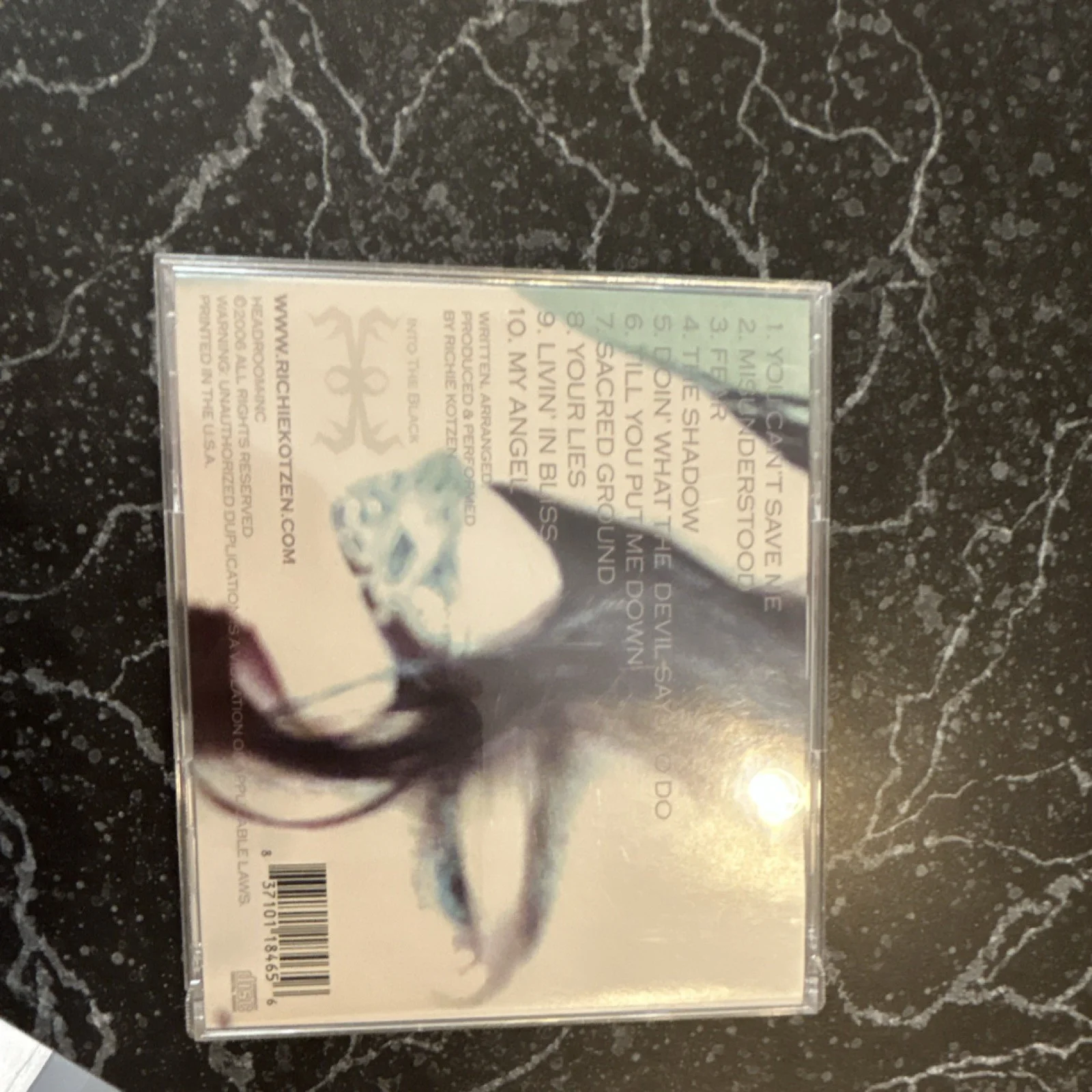 Richie Kotzen Into The Black Autographed CD & Booklet - SIGNED BY RICHIE KOTZEN, изображение 3