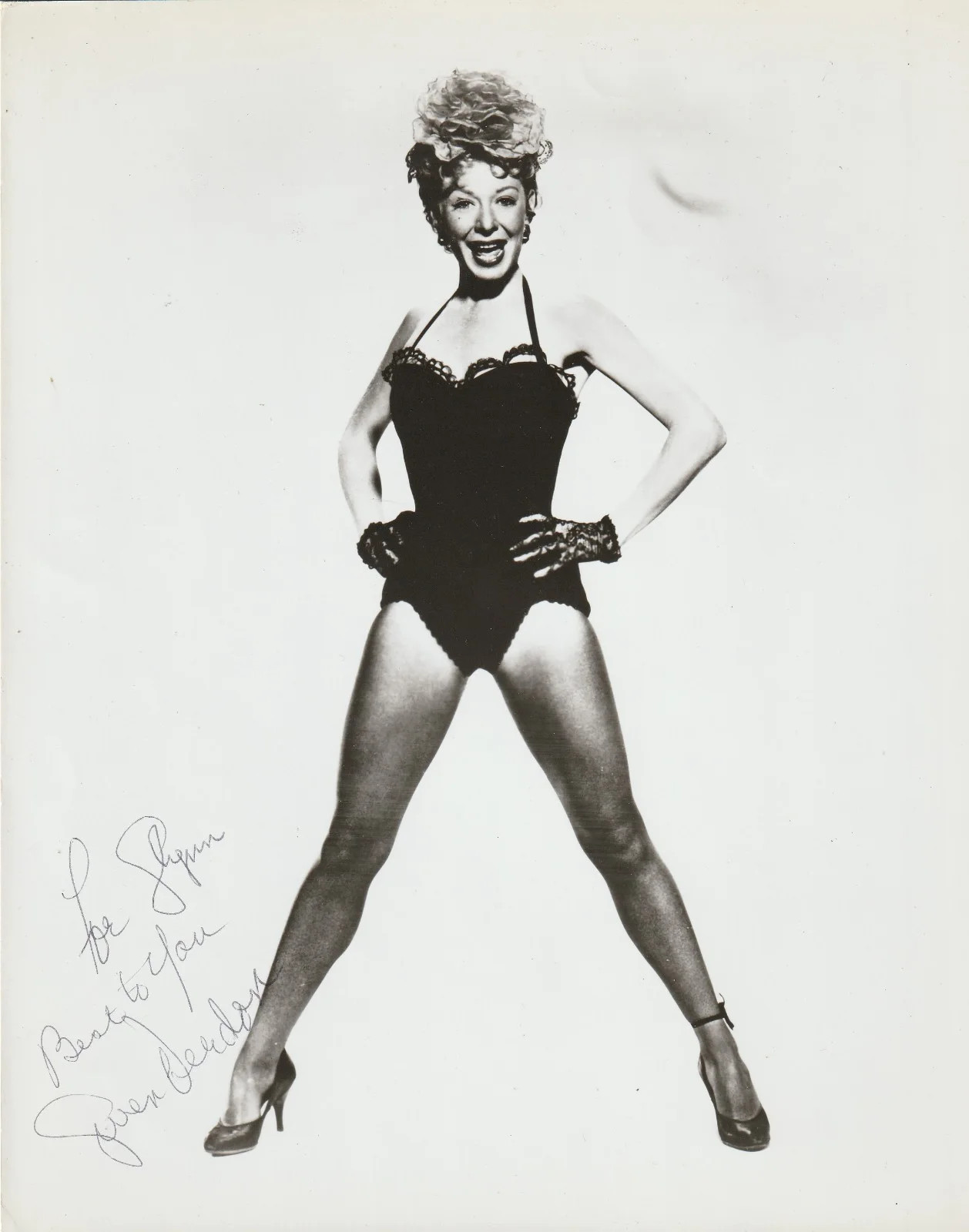 Gwen Verson — Gwen Verdon, great musical star of Hollywood's "Golden Era" signed 8x10 photo