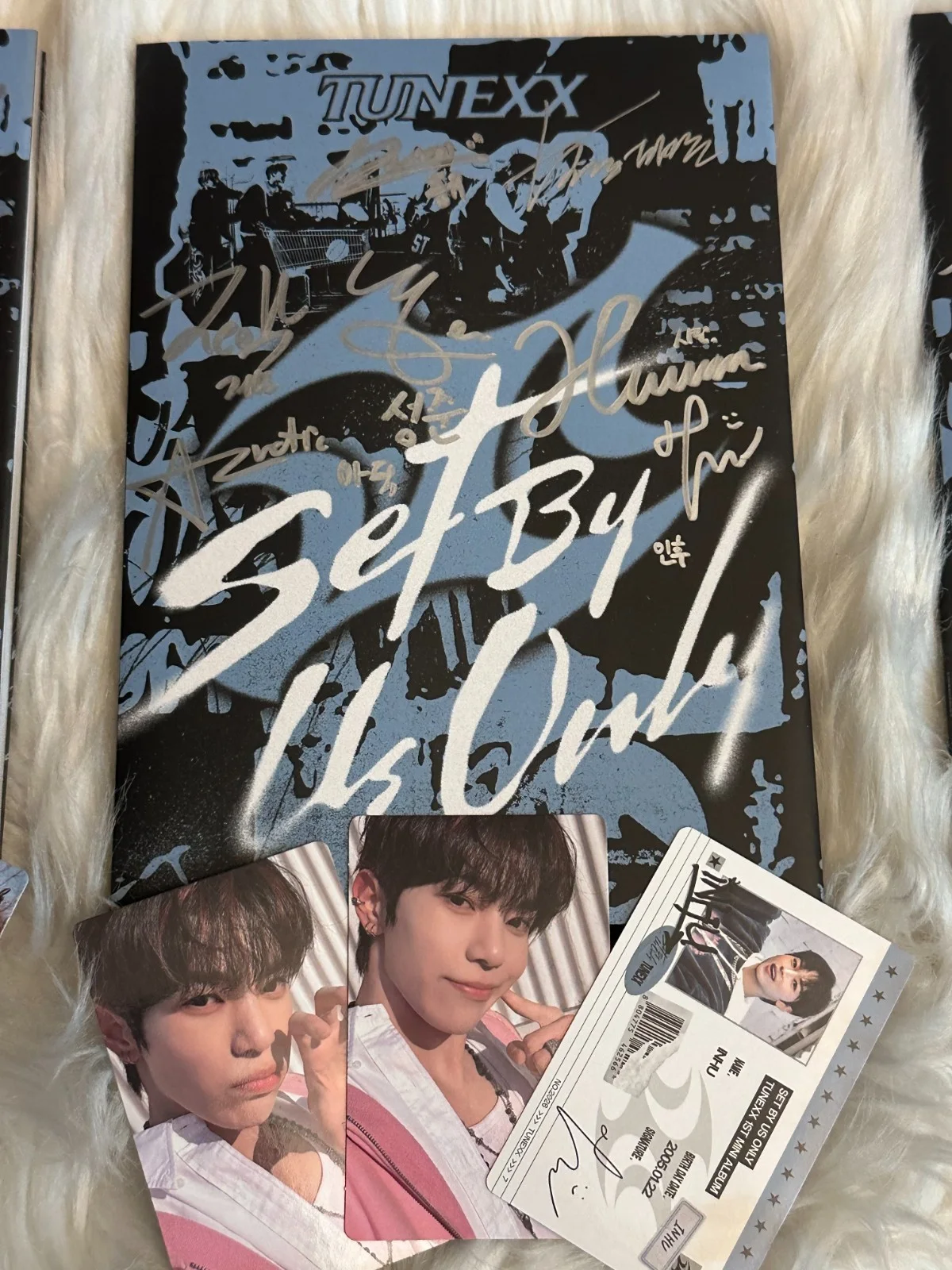 TUNEXX - ALL MEMBER Autograph(Signed) PROMO ALBUM KPOP, изображение 3