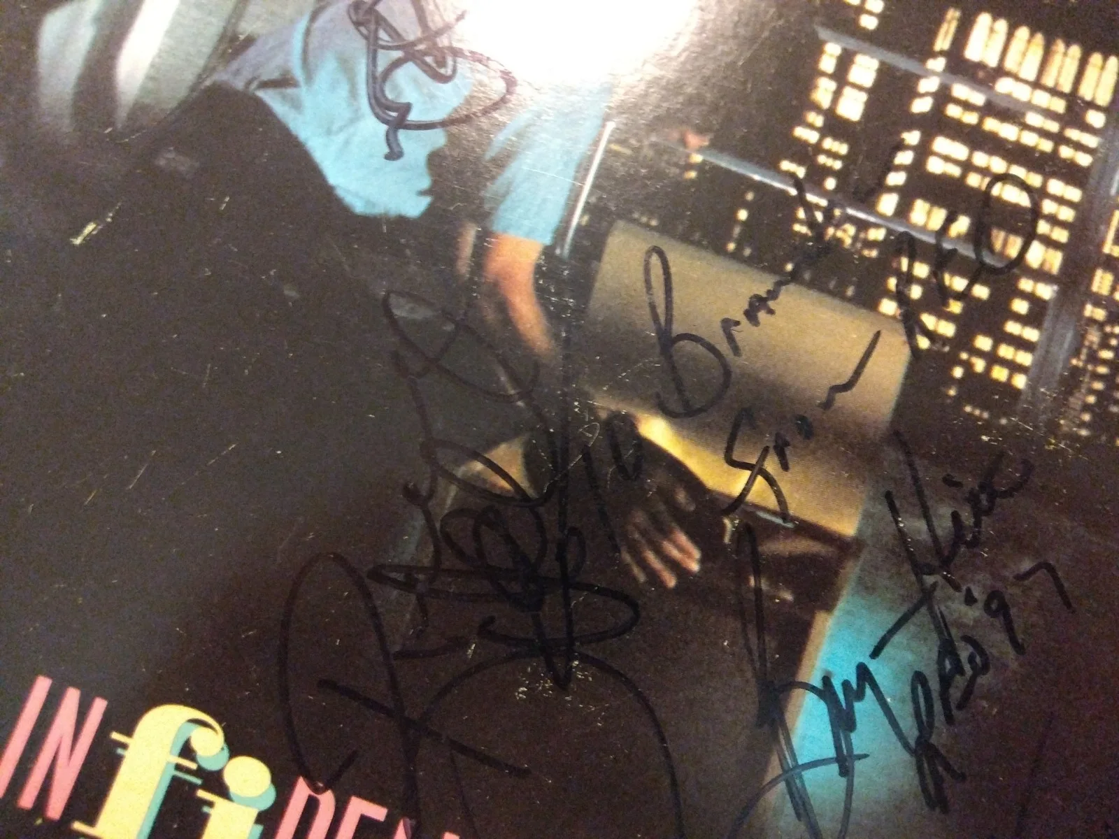 REO Speedwagon Signed By: Kevin ,Neal , Bruce, Dave+ Hi Infidelity Album Cover., изображение 3