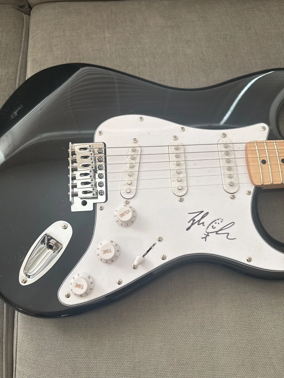 Tyler Childers Signed Guitar, image 2