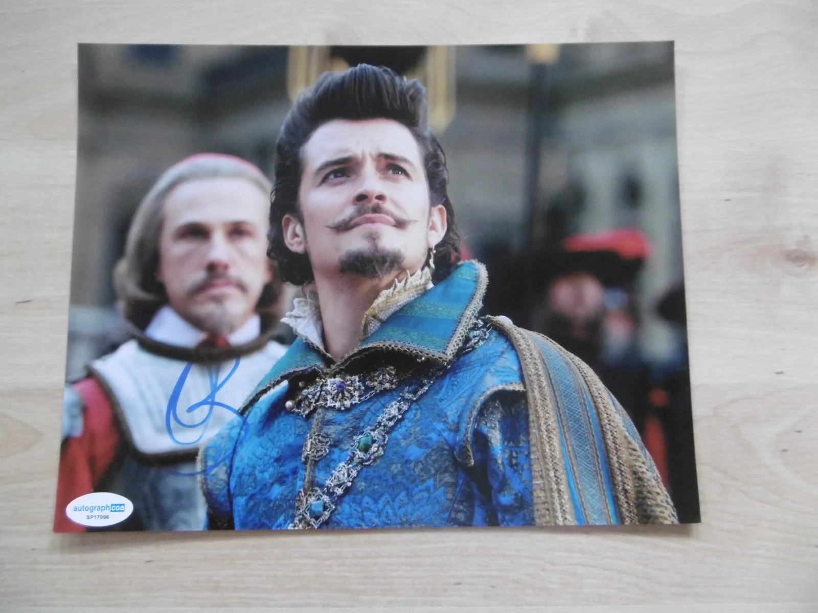 Orlando Bloom — Orlando Bloom signed 8x10 inch photo autograph ACOA, image 2