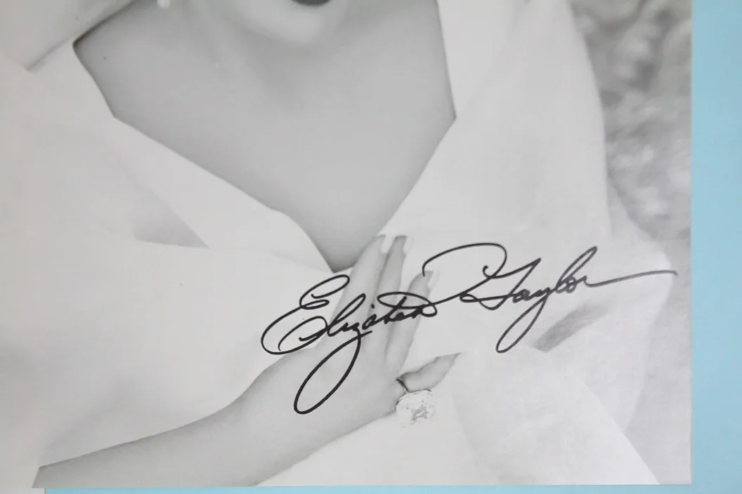 Elizabeth Taylor — Elizabeth Taylor Signed Autographed 8" x 10" B&W Photograph #9f2, image 2