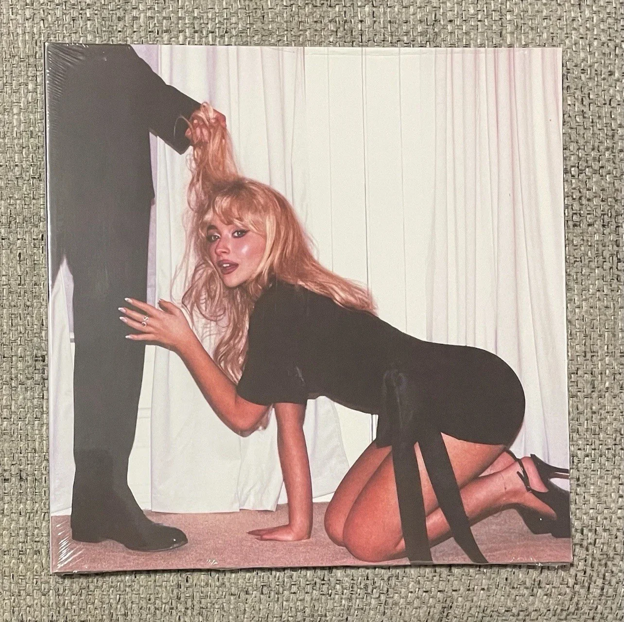 Sabrina Carpenter Mans Best Friend Blue Vinyl Record + Signed Autographed Insert, изображение 2