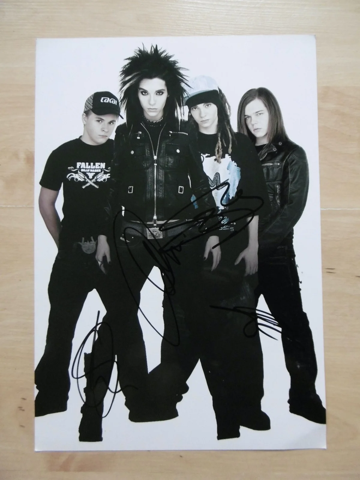 Tokio Hotel Band Bill & Tom Kaulitz signed 8x12 inch photo autographs ACOA, изображение 2