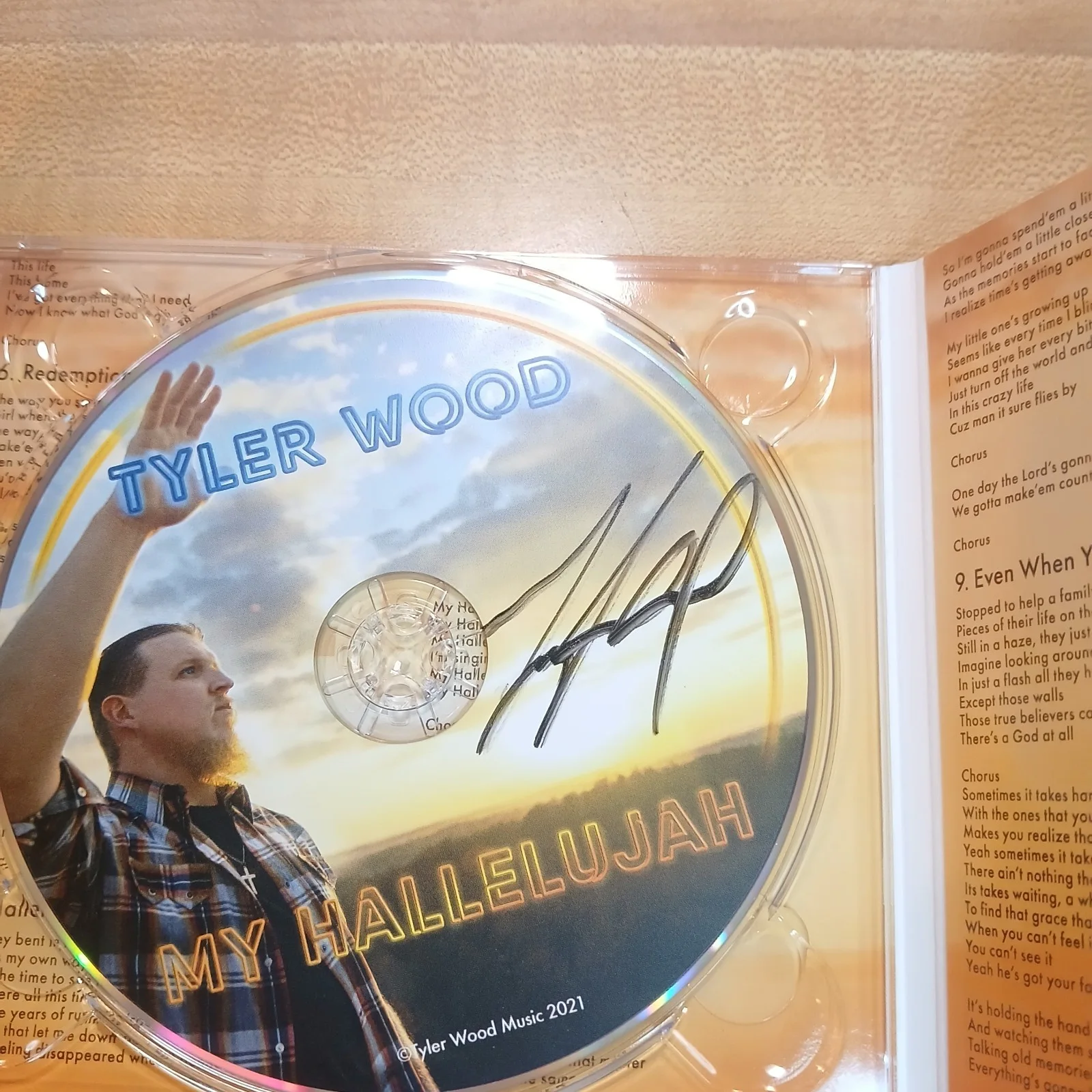 Tyler Wood Collection, 4 Items 3 C.ds And Cuzzie Cup, 2 Signed Cds Box Included, изображение 3