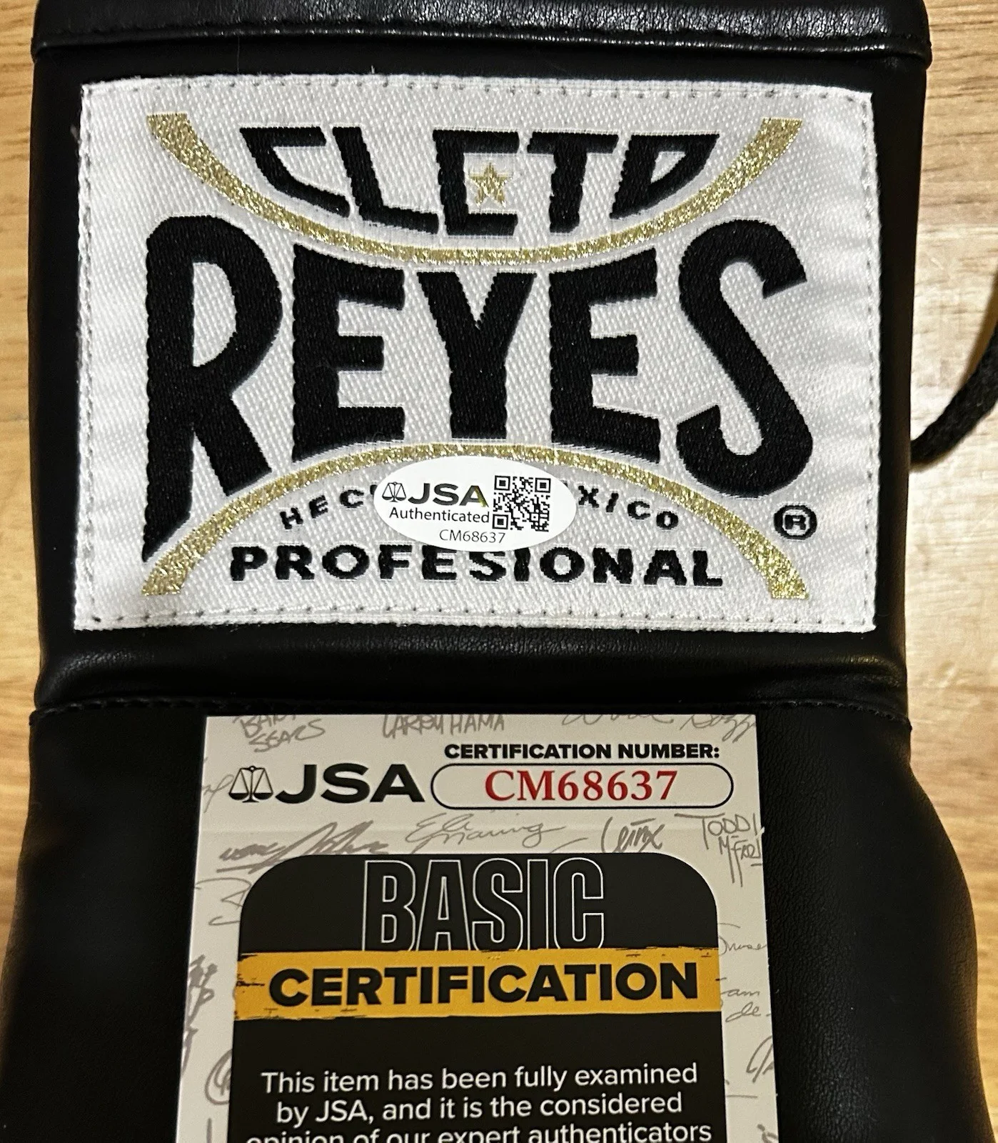 Dolph Lundgren — Dolph Lundgren SIGNED INSCRIBED Cleto Reyes Glove JSA COA Ivan Drago ROCKY IV, изображение 3