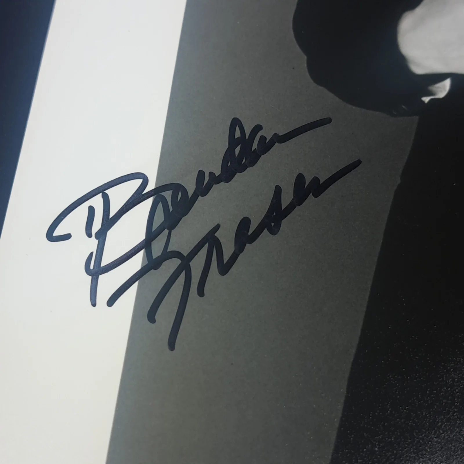 Brendan Fraser — Brendan Fraser Signed 8x10 B&W Photo Black & White - Actor, изображение 2
