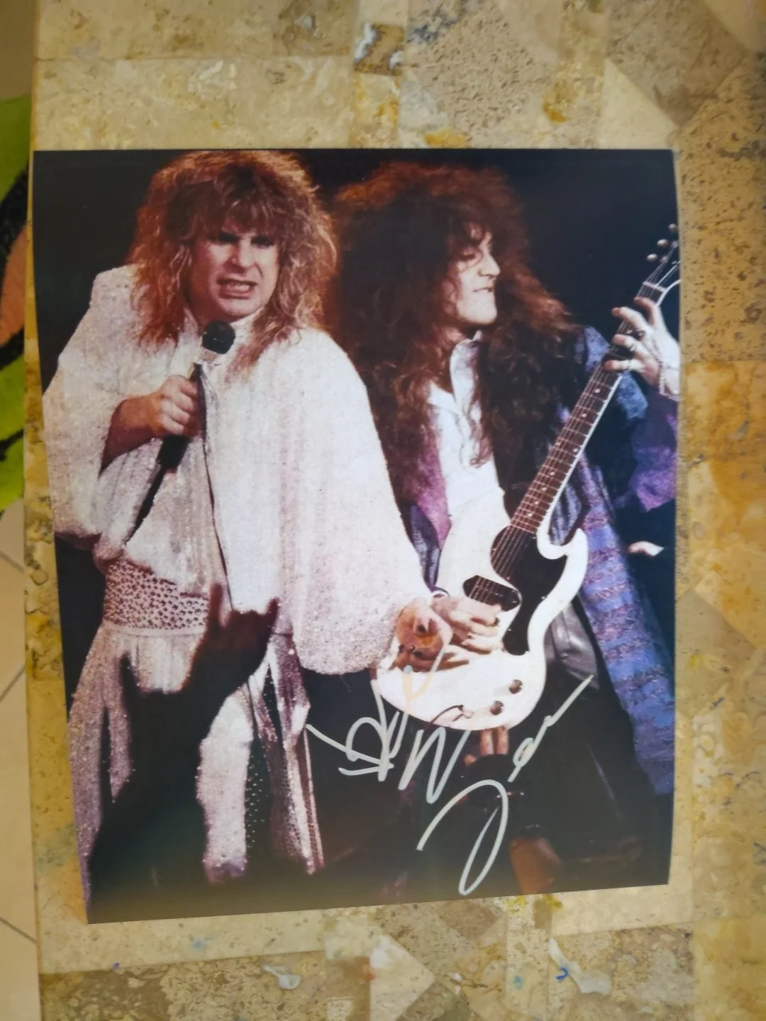 Jake E Lee Signed 8x10 Ozzy Badlands NAMM AUTOGRAPH OZZY ultimate sin Inscribed, image 3