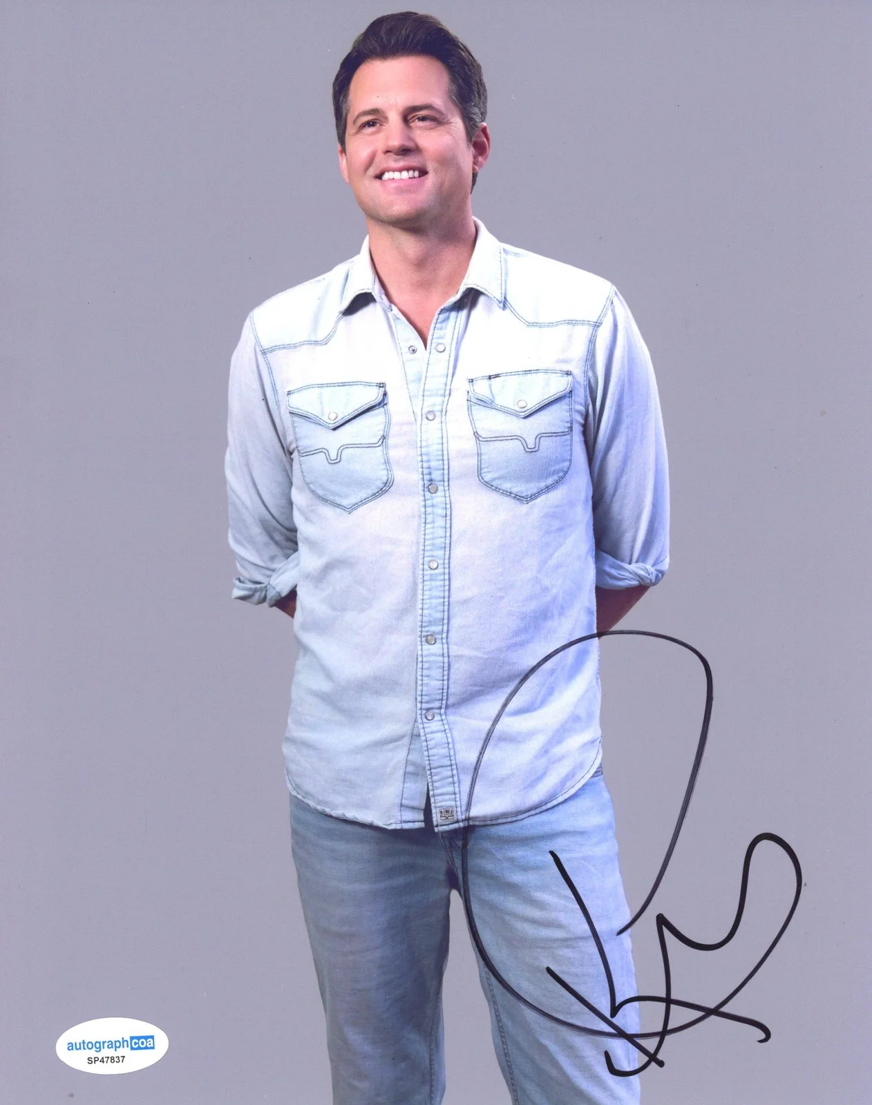 Kristoffer Polaha — Kristoffer Polaha "Life Unexpected" AUTOGRAPH Signed Autographed 8x10 Photo ACOA