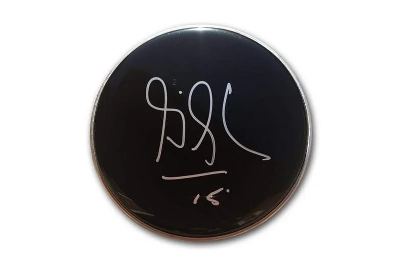 Gilby Clarke — Guns N' Roses Gilby Clarke authentic signed drumhead |CERT Autographed A0101