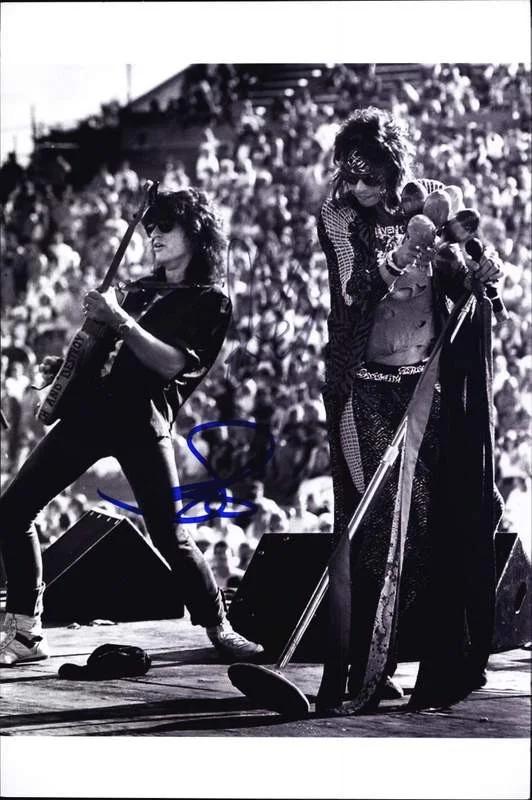 Steven Tyler — Aerosmith Steven Tyler authentic signed rock 10X15 photo |Cert Autographed A0026
