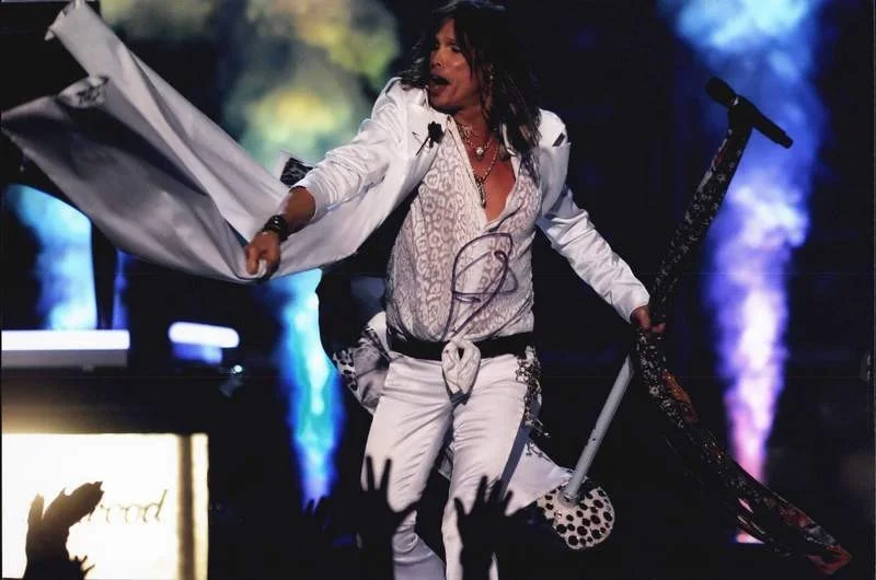 Steven Tyler — Aerosmith Steven Tyler authentic signed rock 10X15 photo |Cert Autographed A0046