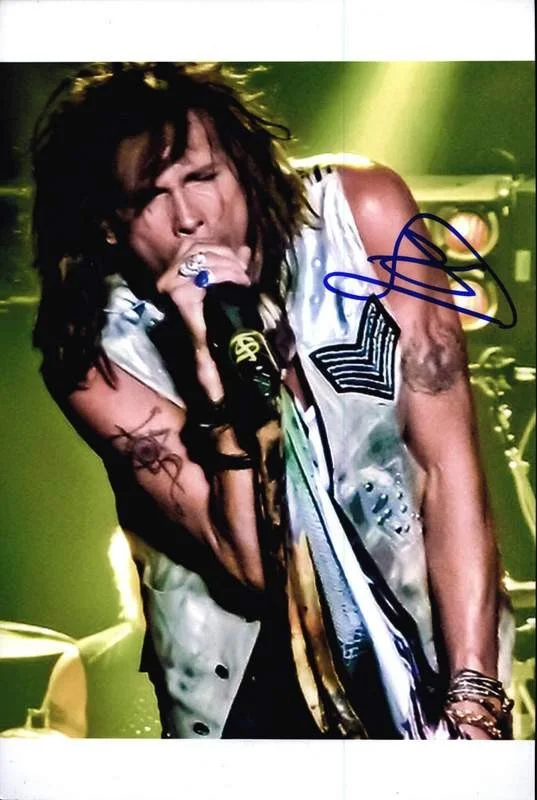 Steven Tyler — Aerosmith Steven Tyler authentic signed rock 10X15 photo |Cert Autographed A0027