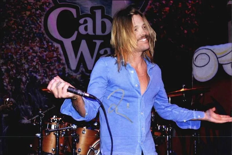 Taylor Hawkins — Taylor Hawkins authentic signed rock 10X15 photo W/Cert Autographed A0003