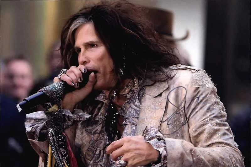 Steven Tyler — Aerosmith Steven Tyler authentic signed rock 10X15 photo |Cert Autographed A0042