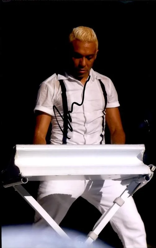 Tony Kanal — Tony Kanal No Doubt Authentic signed rock 10x15 photo W/Cert Autographed 26-e