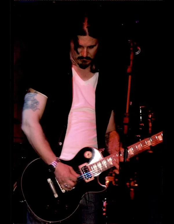 Gilby Clarke — Gilby Clarke Guns N Roses Authentic signed 10x15 photo |CERT Autographed 26-f