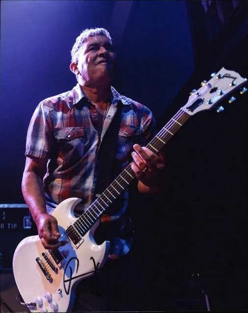 Pat Smear — Pat Smear of Foo Fighters authentic signed Rock 8x10 photo W/Certificate 87