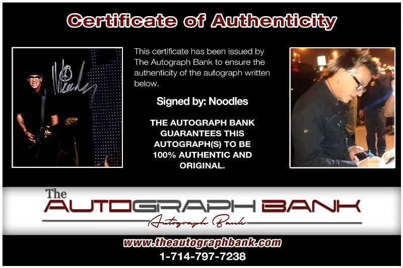 Noodles — Noodles Offspring Authentic signed rock 8x10 photo W/Cert Autographed 419-c, изображение 2