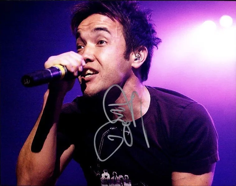 Douglas Robb — Douglas Robb Hoobastank Authentic signed rock 8x10 photo |Cert Autographed 15-e