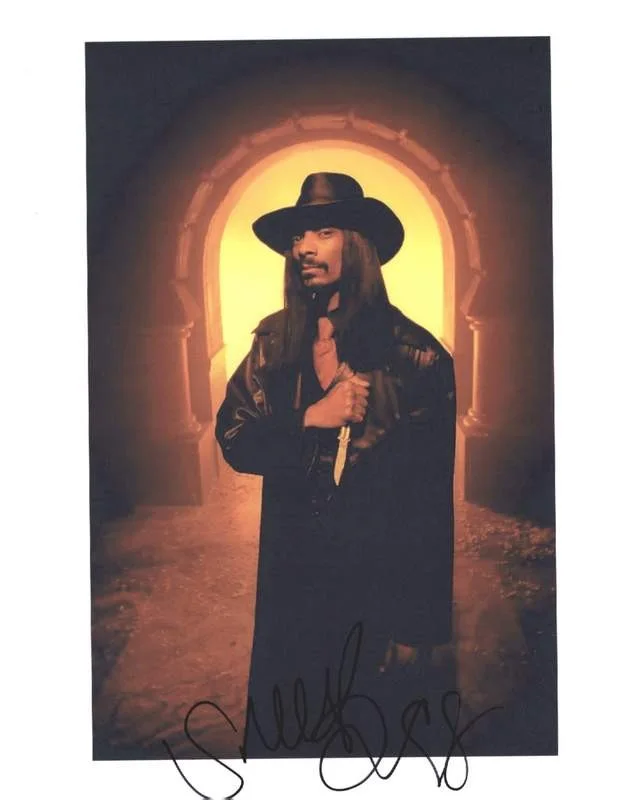 Snoop Dogg — Snoop Dogg Dog authentic signed rap 8x10 photo W/Certificate Autographed (A1112)