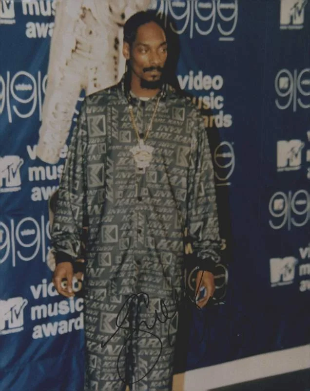 Snoop Dogg — Snoop Dogg Dog authentic signed rap 8x10 photo W/Certificate Autographed (A1106)