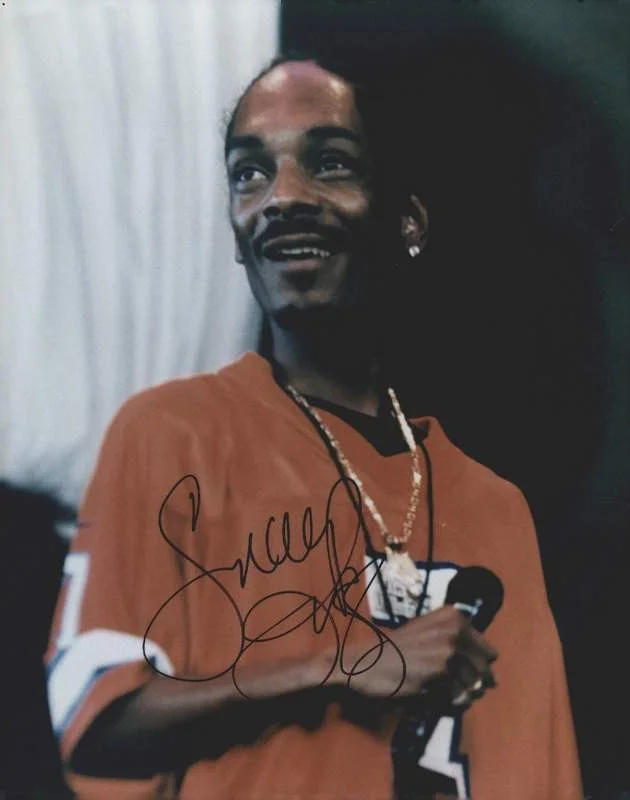Snoop Dogg — Snoop Dogg Dog authentic signed rap 8x10 photo W/Certificate Autographed (A1105)