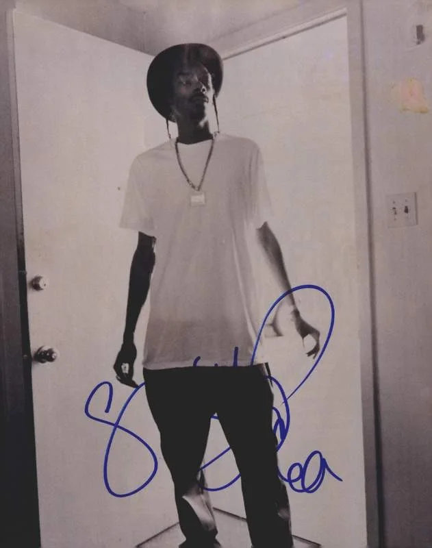 Snoop Dogg — Snoop Dogg Dog authentic signed rap 8x10 photo W/Certificate Autographed (A1103)
