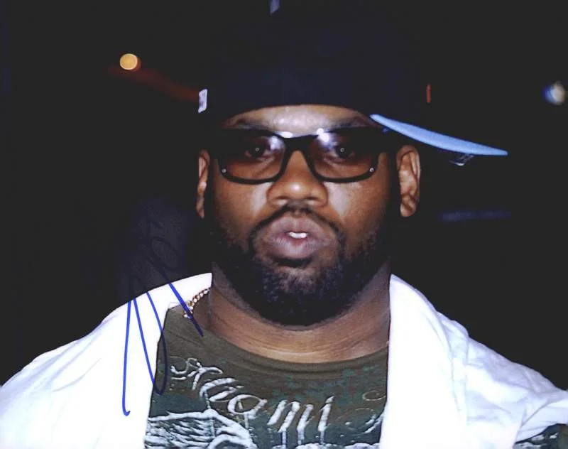 Raekwon Da Chef — Wu Tang Clan Raekwon signed rap 8x10 photo W/Certificate Autographed (A1033)