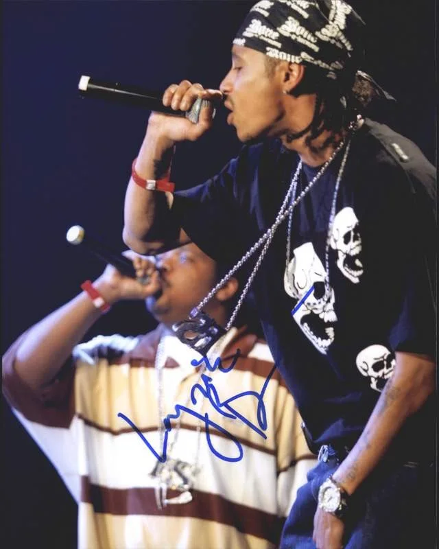 Layzie Bone — Layzie Bone Thugs N Harmony signed rap 8x10 photo W/Cert Autographed (A0840)