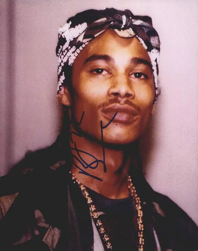 Layzie Bone — Layzie Bone Thugs N Harmony signed rap 8x10 photo W/Cert Autographed (A0827)