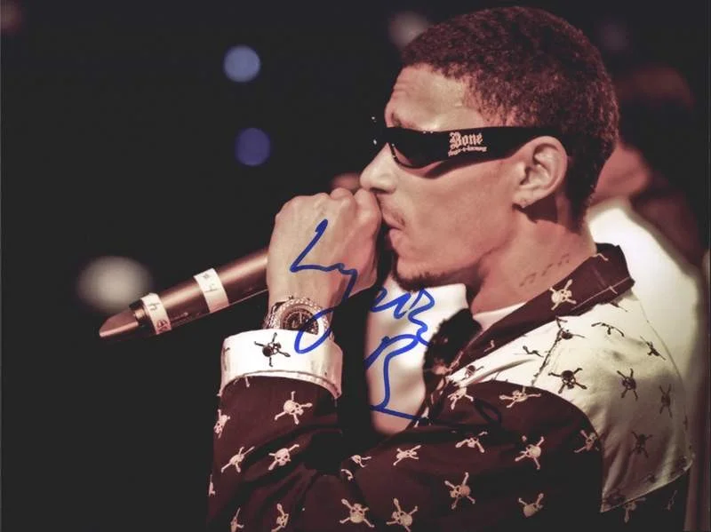 Layzie Bone — Layzie Bone Thugs N Harmony signed rap 8x10 photo W/Cert Autographed (A0833)