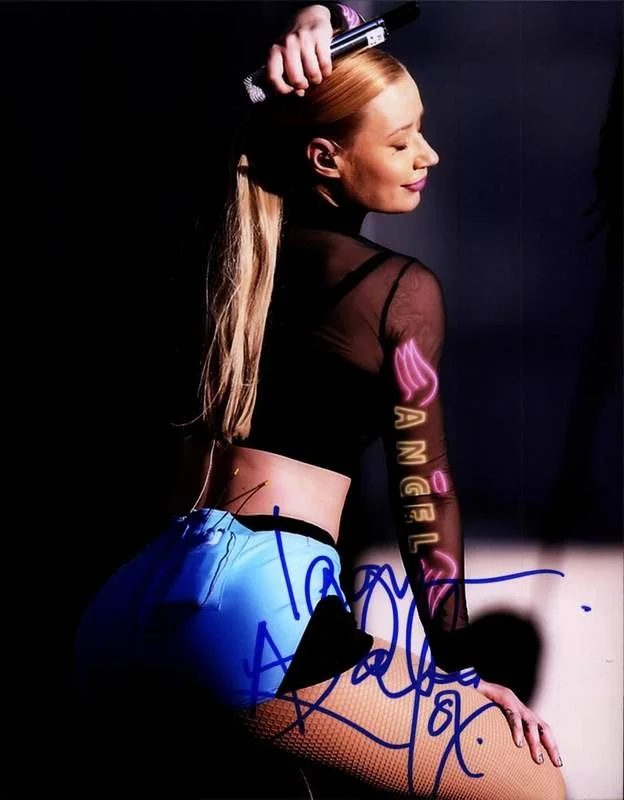 Iggy Azalea — Iggy Azalea authentic signed rap 8x10 photo W/Certificate Autographed (A00771)