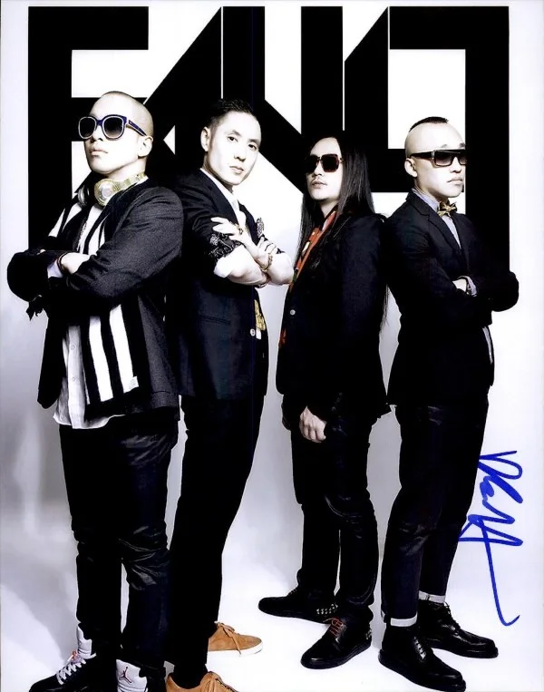 Far East Movement — Far East Movement authentic signed RAPPER 8x10 photo W/Cert Autographed 26-h