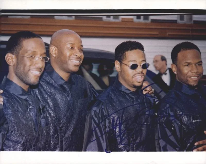 Boyz II-Men — Boyz II-Men authentic signed rap 8x10 photo W/Certificate Autographed (A0108)