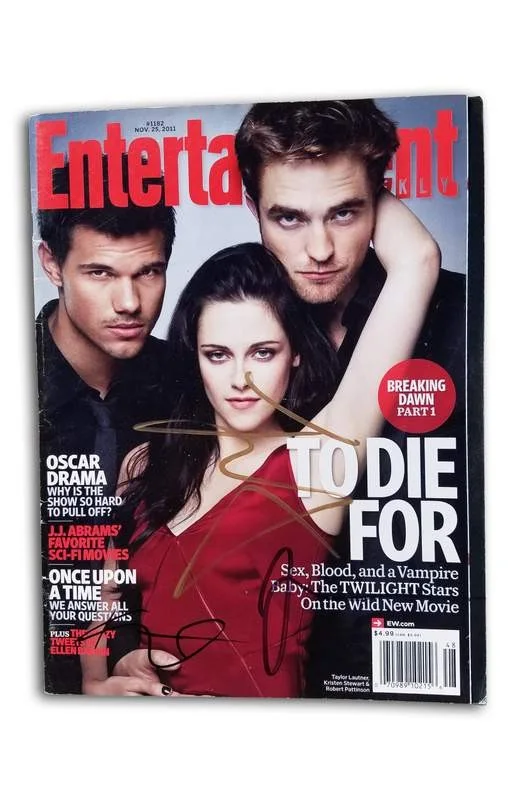 Robert Pattinson & Kristen Stewart & Taylor Lautner — Robert Pattinson, Kristen Stewart & Taylor Lautner signed magazine |CERT A0001