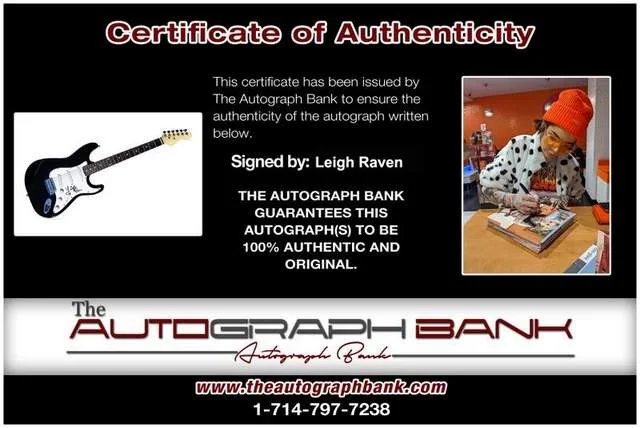 Leigh Raven — Leigh Raven signed adult film star guitar -PROOF- -CERTIFICATE- 6, изображение 2
