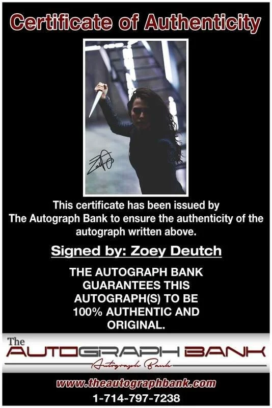 Zoey Deutch — Zoey Deutch authentic signed celebrity 10x15 photo W/Cert Autographed A000138, image 2
