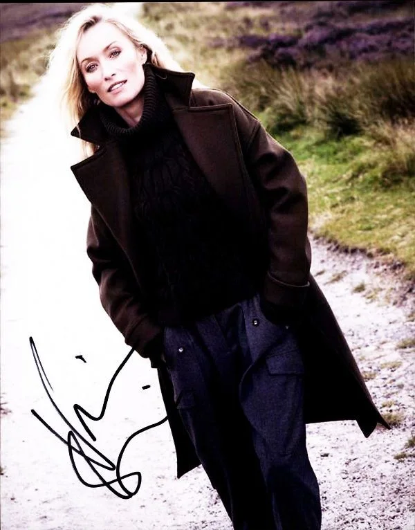 Victoria Smurfit — Victoria Smurfit authentic signed celebrity 8X10 photo |CERT Autographed 41916i1