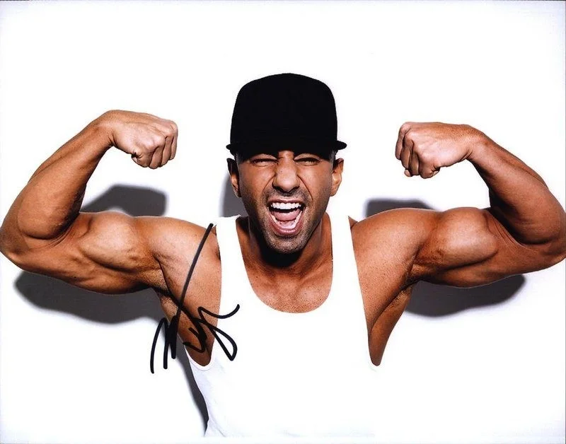 Yousef Erakat — Yousef Erakat authentic signed celebrity 8x10 photo W/Cert Autographed D2