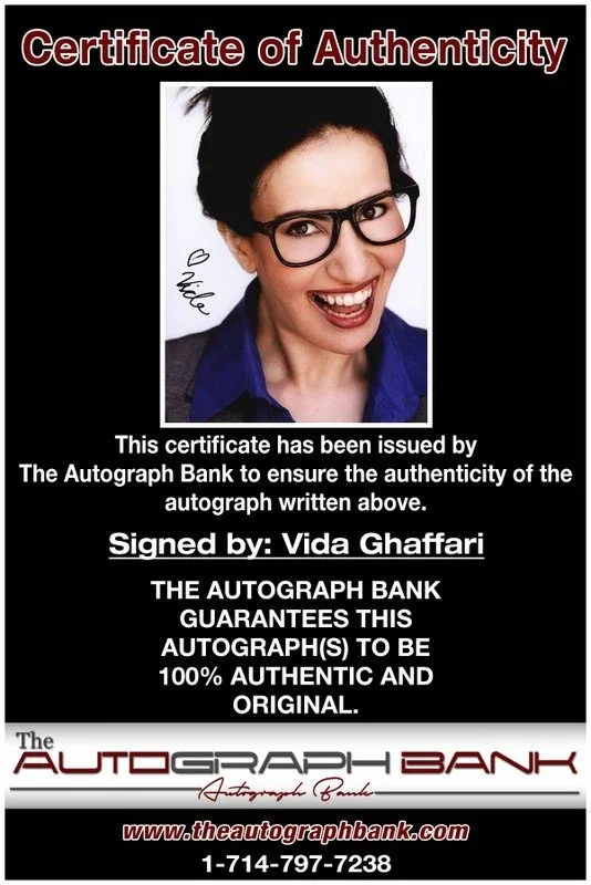 Vida Ghaffari — Vida Ghaffari authentic signed celebrity 8x10 photo W/Cert Autographed D9, изображение 2