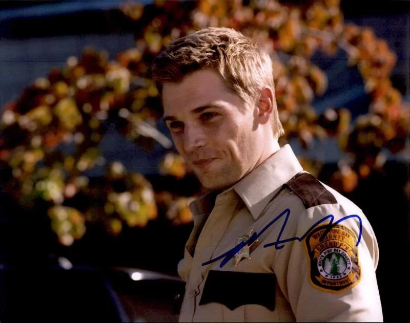 Mike Vogel — Mike Vogel authentic signed celebrity 8x10 photo W/Cert Autographed A8