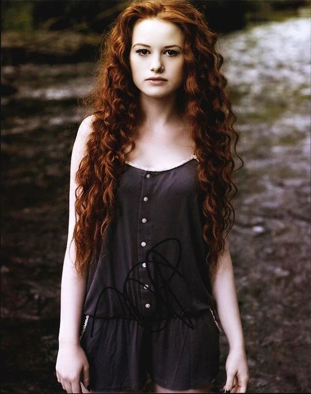Madelaine Petsch — Madelaine Petsch authentic signed celebrity 8x10 photo W/Cert Autographed D4