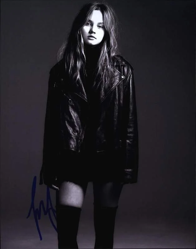 Liana Liberato — Liana Liberato authentic signed celebrity 8x10 photo W/Cert Autographed A0009