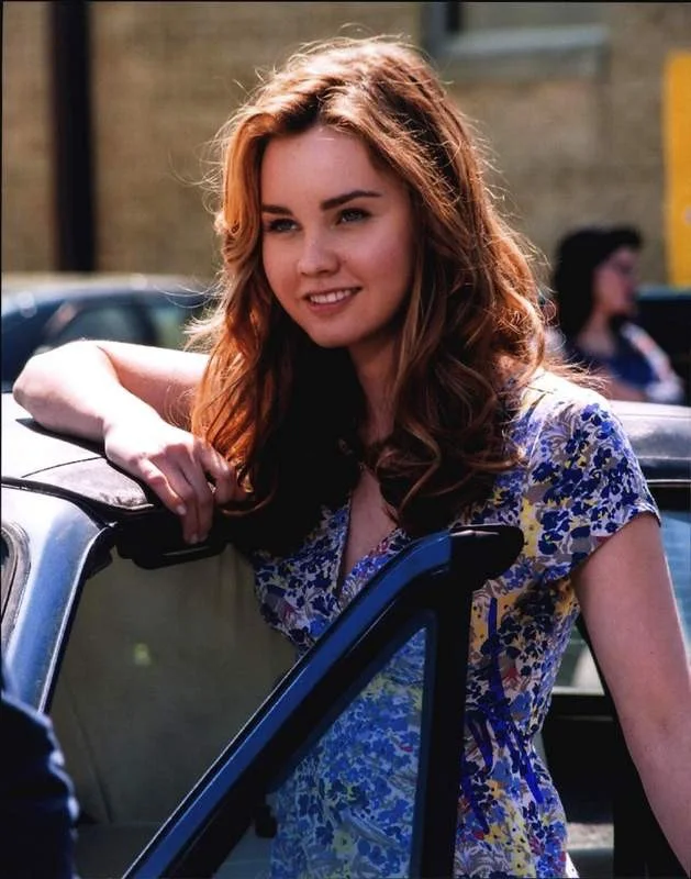 Liana Liberato — Liana Liberato authentic signed celebrity 8x10 photo W/Cert Autographed A0007