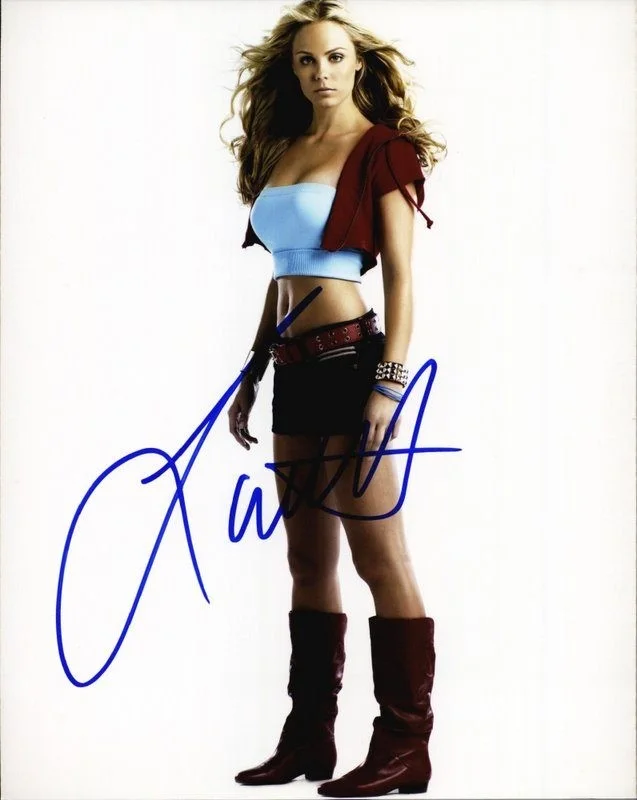 Laura Vandervoort — Laura Vandervoort authentic signed celebrity 8x10 photo W/Cert Autographed D5