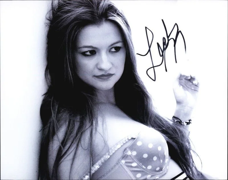 Leah McKendrick — Leah McKendrick authentic signed celebrity 8x10 photo W/Cert Autographed D9