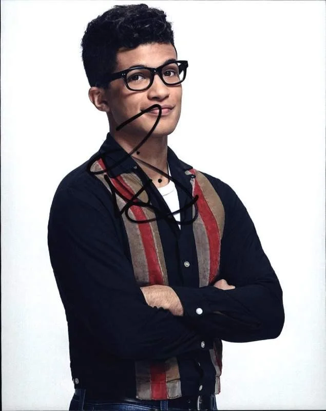 Jordan Fisher — Jordan Fisher signed celebrity 8x10 photo W/Certificate (125i1)